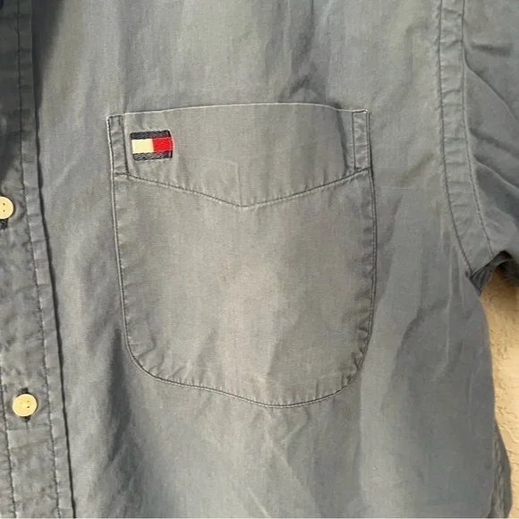 Tommy Hilfiger cobalt blue button up short sleeved shirt, L, logo on pocket. - Picture 6 of 10